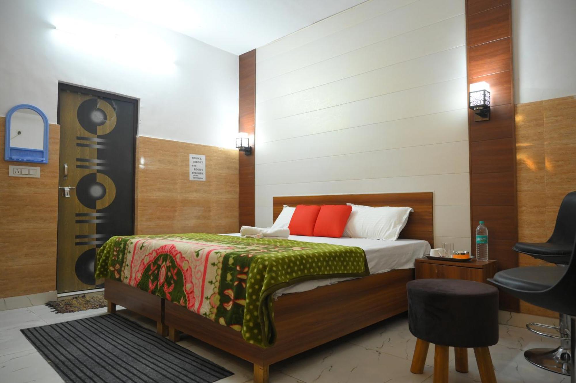 Hotel Starlight Meerut Εξωτερικό φωτογραφία