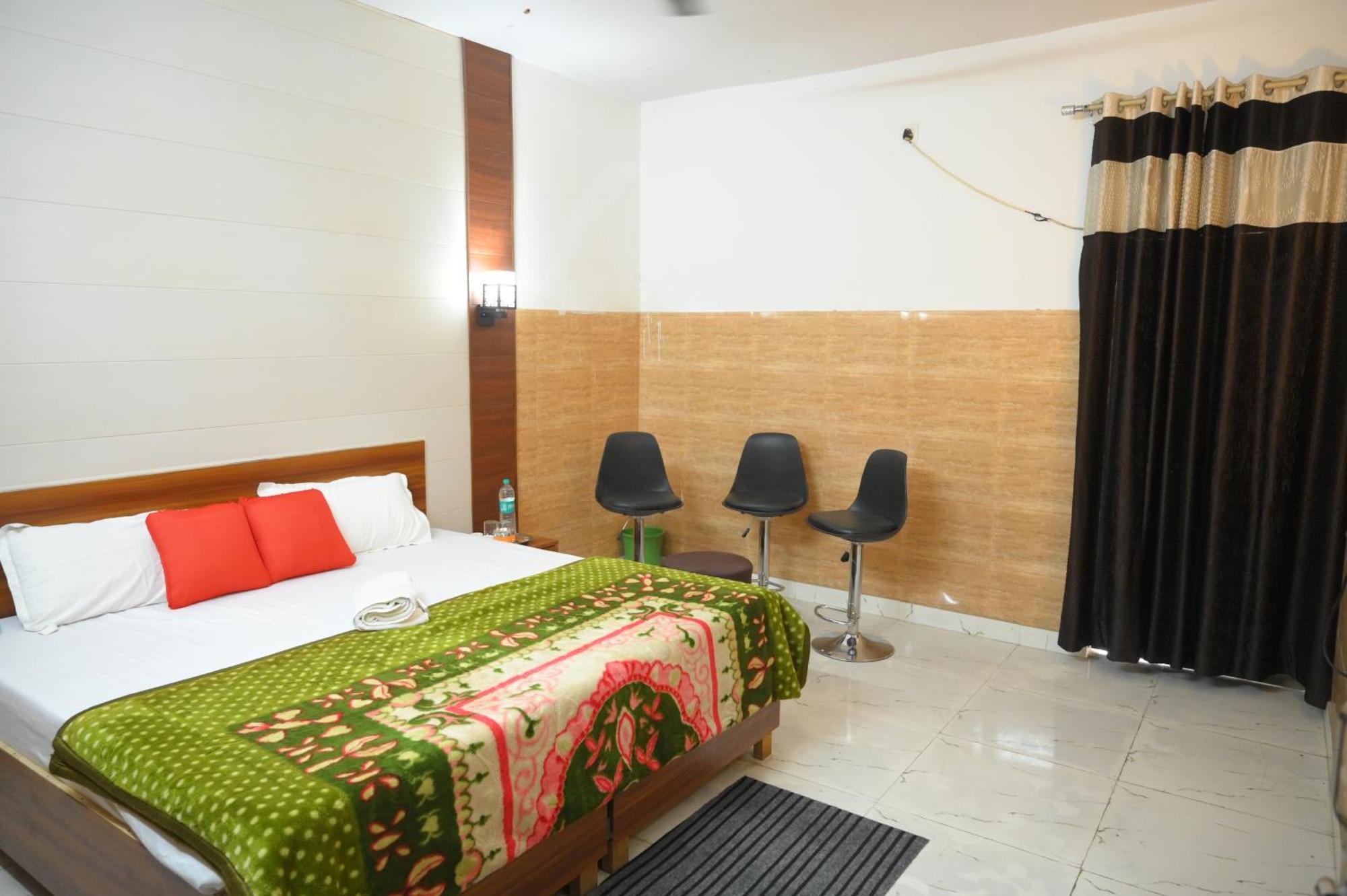 Hotel Starlight Meerut Εξωτερικό φωτογραφία
