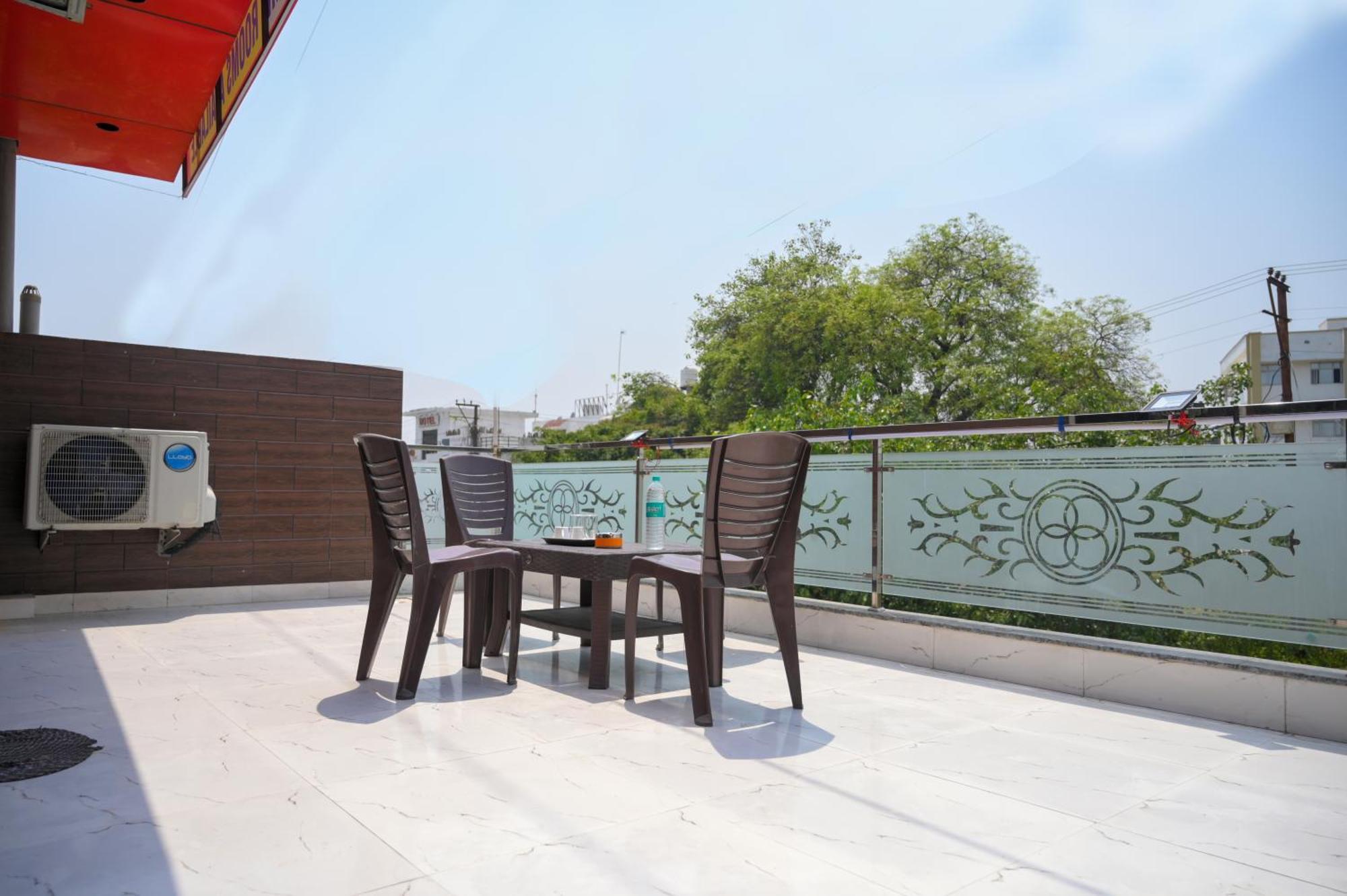 Hotel Starlight Meerut Εξωτερικό φωτογραφία