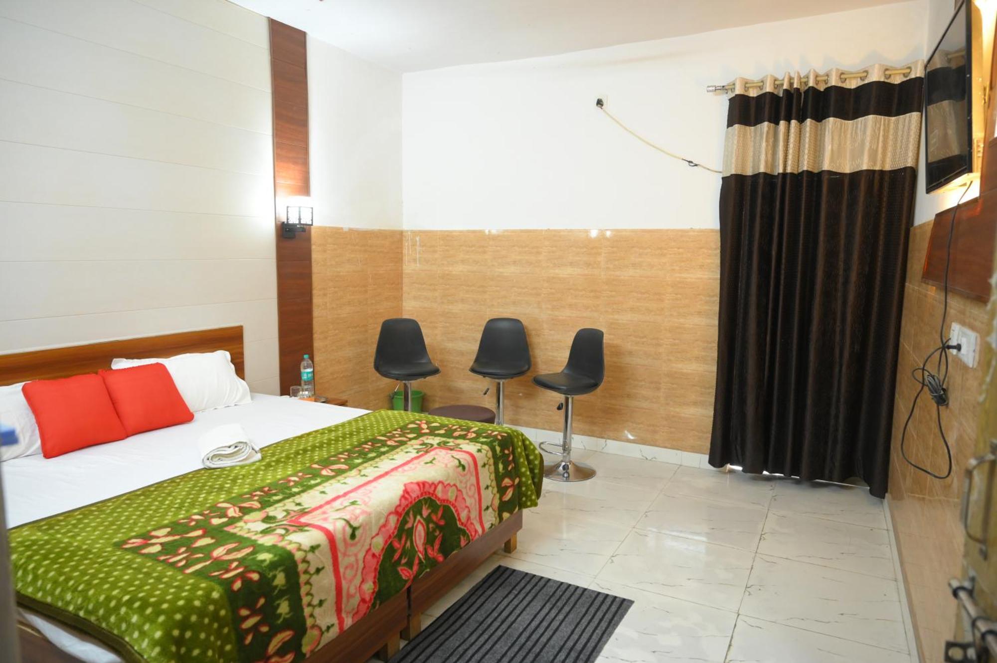 Hotel Starlight Meerut Εξωτερικό φωτογραφία