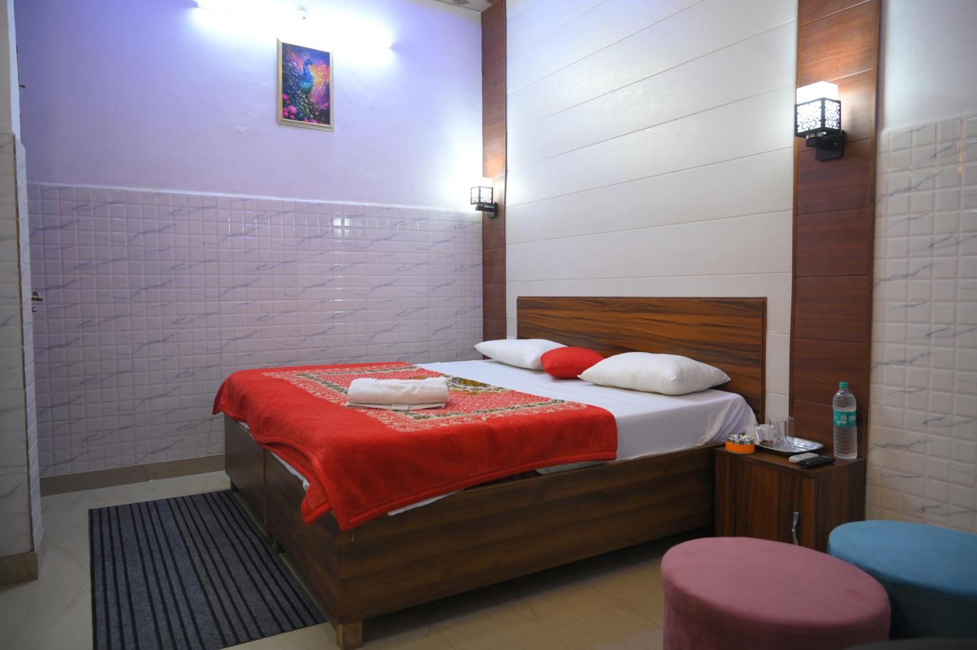 Hotel Starlight Meerut Εξωτερικό φωτογραφία