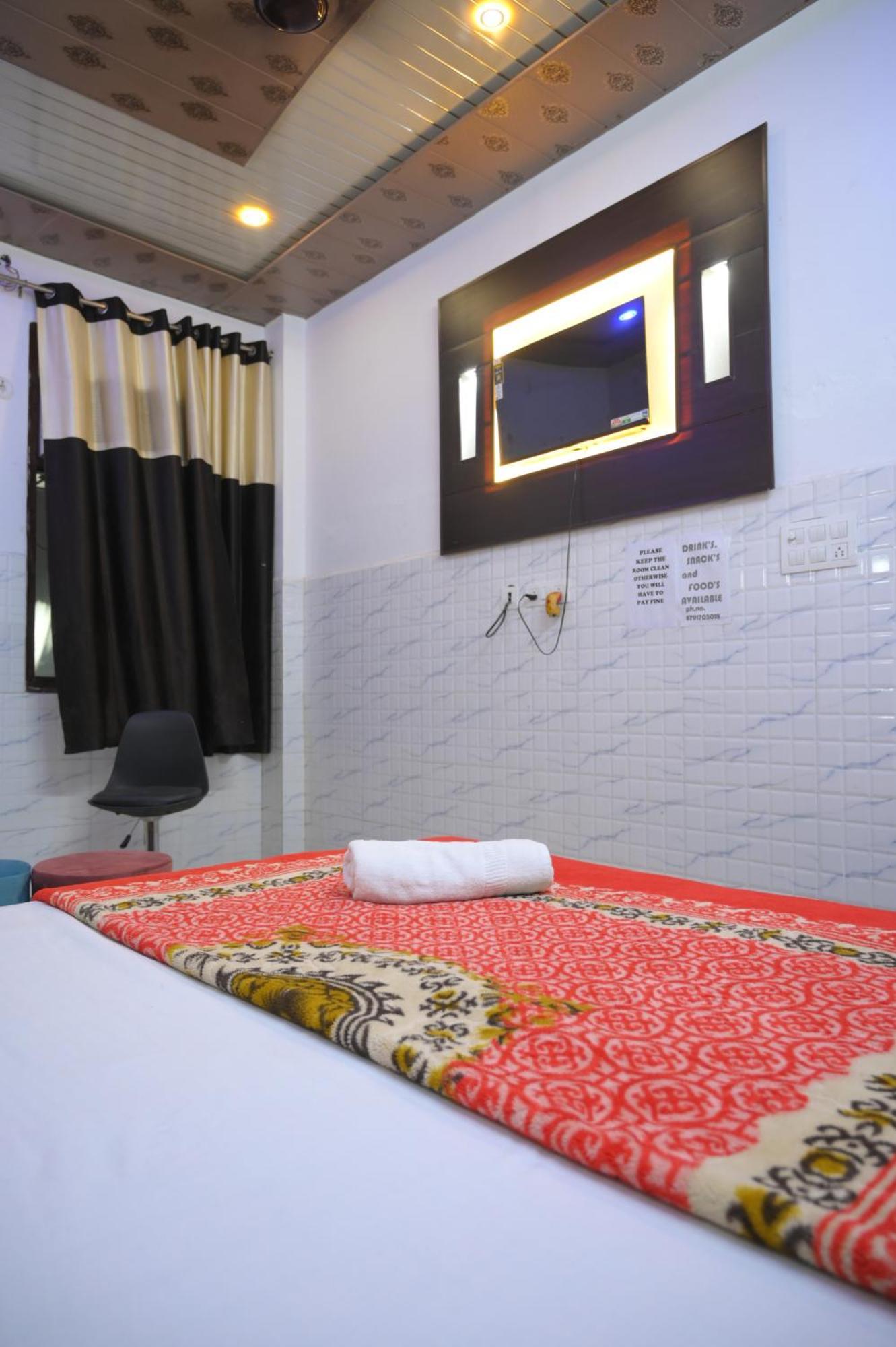 Hotel Starlight Meerut Εξωτερικό φωτογραφία